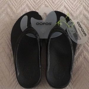 OOFOS Oolala Women Sandal size 5 - NWT